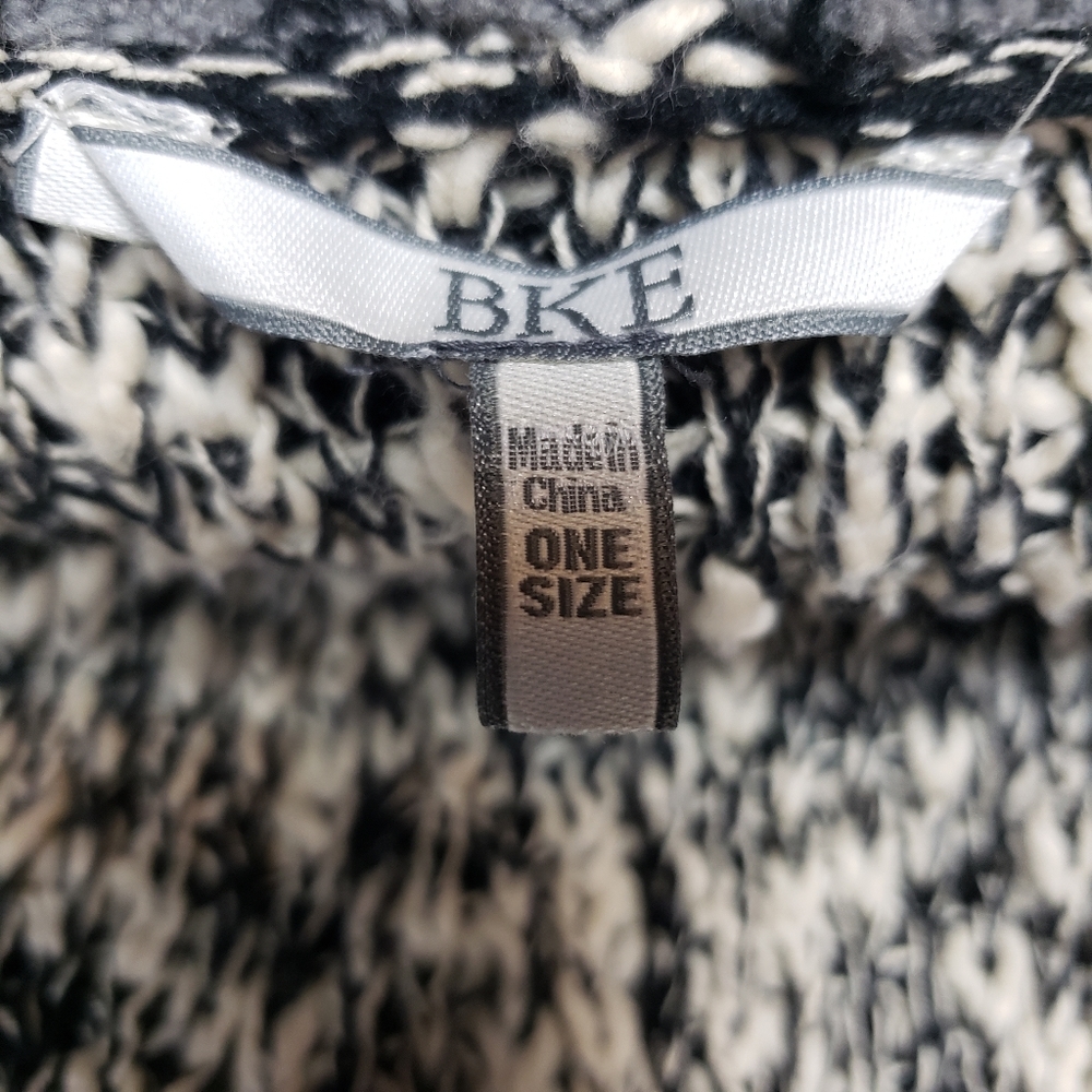 BKE Boutique OSFA Open Weave Festival Vest - Picture 5 of 8